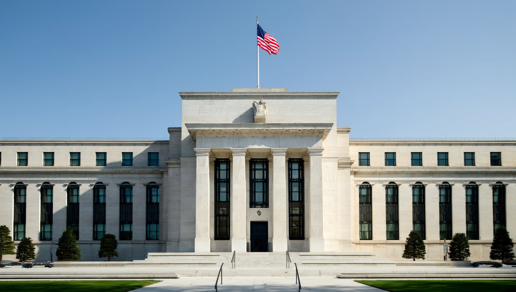 Kashkari z Fedu volá po vyšších sazbách, uvnitř FOMC roste rozkol